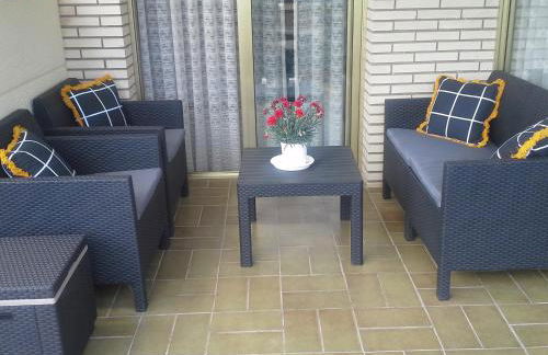 50 m de la plage! Proche du centre ville! Piscine! Vue sur mer et montagnes! Wifi! 2 vélos à disposition! - Photo 4