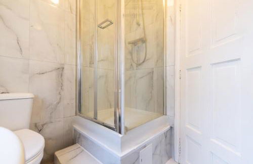 Cottage Flat 2BD Leyton Near Central Line - Sleeps 10 - Foto 35