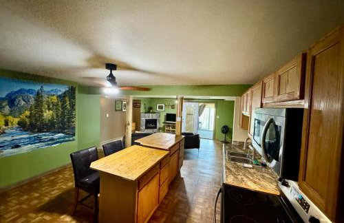 Comfortable one bedroom basement apartment in the woods - Foto 18