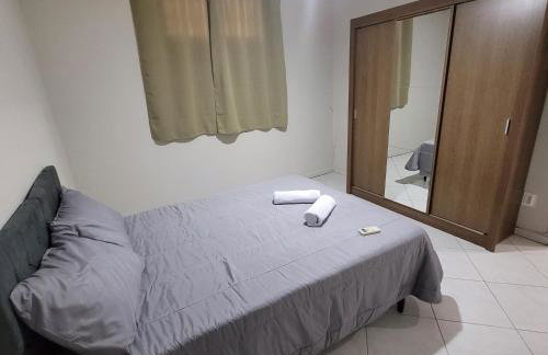 casa em rua tranquila a 200 metros do agito do Rio Vermelho e praia - Foto 18