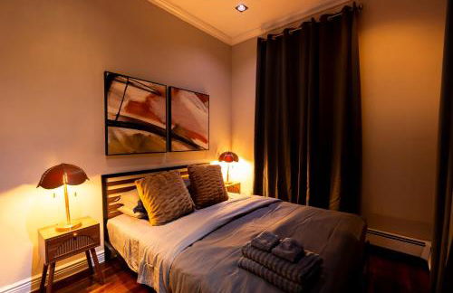 Elegant Central Park Suite - 4 Bedroom Self Check-In - Photo 26