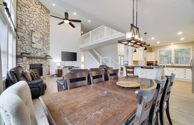 The Nest at Pinecrest by Avantstay Spacious Deck, Game Room, Fire Pit - Foto 1