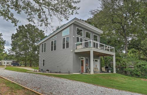 Waterfront Greenwood Getaway with Deck and Grill! - Foto 23