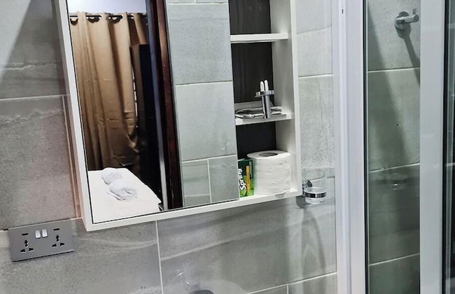 Modern Comfy & Quiet Close to Highway - Photo 19