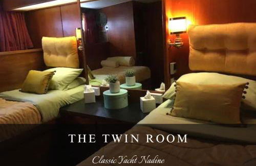 Classic Yacht Nadine in Poole Harbour, Dorset, with a Hot Tub Jacuzzi - Photo 20