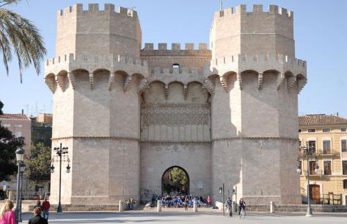 Travel Habitat Plaza de la Virgen - Photo 27