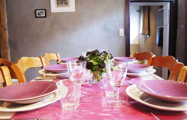 Regional House With Exposed Timber Frame Elements Full of Authenticity and Charm in a Green Area - Photo 16