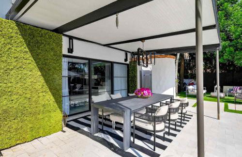 Villa 800 - 3 BEDROOM - 3 AND A HALF BATHROOMS -6 BEDS- Spa like Retreat Saline Pool & Jacuzzi - Foto 54