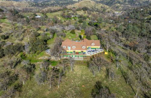 Yosemite Gateway Sleeps 18 - Coarsegold Villa near Bass Lake - Foto 74