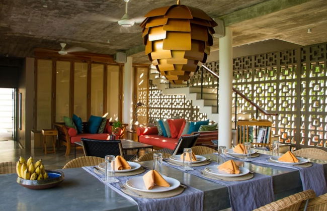 Modern Beach Villa With Roof Garden - Photo 19