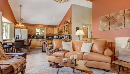 Pinetop Cabin Hot Tub BBQ Arcade Scenic Escape - Foto 3