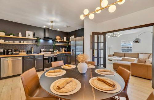 Luxury Miami Pool House Private Backyard Oasis Near Wynwood and Miami International Airport - Photo 38