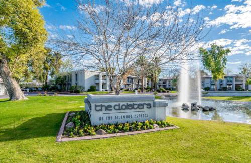 Sleek Phoenix Condo Walk to Biltmore Fashion Park - Foto 38