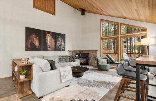 Treehouse Cabin Hot Tub Sauna Game Room - Foto 25