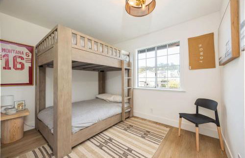 Seaside Home Modern Retreat with Breathtaking Views and Beachside Charm - Foto 27