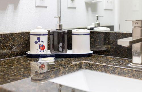 #463-Fabulous 4 bed villa with south facing private pool and spa overlooking water - Foto 19