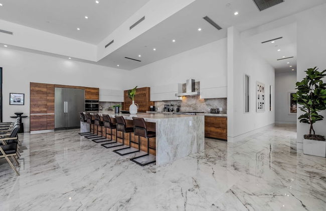 Sleeps 17 Pool & Pickleball Sun-kissed Desert Escape Bravo Villa #1 by Avantstay - Foto 21