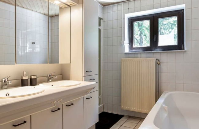 Holiday Home in the Greenery of Limburg - Foto 6