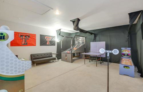 Hot Tub and Game Room Raider Resort in Lubbock - Foto 28