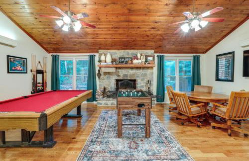 Deck and Game Room! Lakefront Blue Ridge Mtn Gem - Foto 7