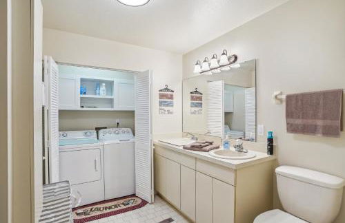 Luxurious Florida Home with Pool and Canal Access - Foto 25