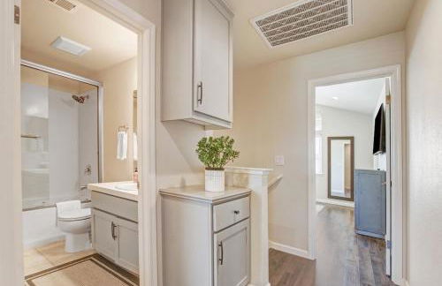 Game Night Meets Wine Country Elegance - Foto 36