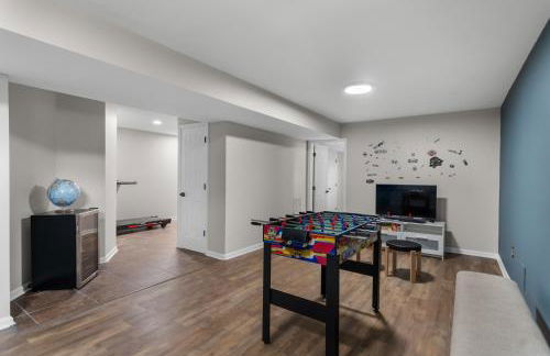 5 BedRooms Family retreat with GameRoom Near DC & Qunatico - Photo 22