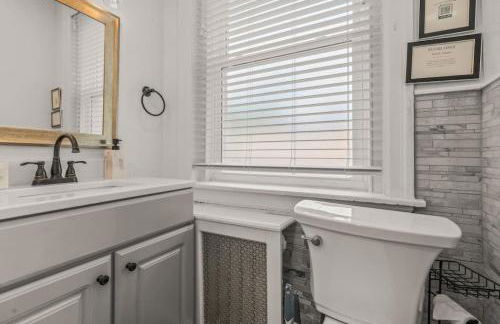 Spacious Home King Beds Gym Deck Games Parking AC - Foto 53