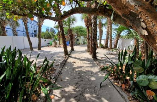 Oceanfront Beach House - Pool, Private Beach Access, Sleeps 12 - Foto 16