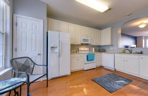 Townhome with Community Pool 11 Mi to Dtwn Raleigh! - Foto 8