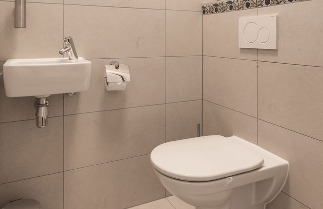 Chic Villa With a Fireplace at Tjeukemeer - Photo 2