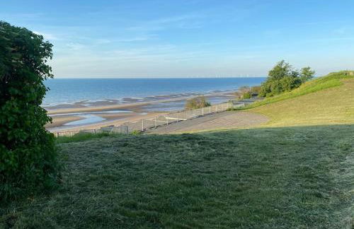 Lovely 1 bed flat 200 metres from beach - Foto 6