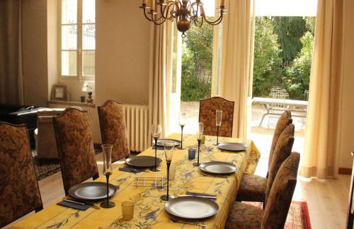 Elegant Family Home in Bouix - Foto 3