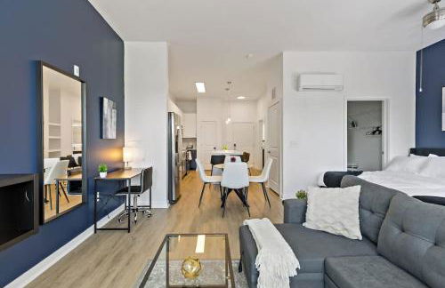 Chic Studio - 5 Min DT, Gym, Parking, W-D - Sleeps 6 - Foto 18