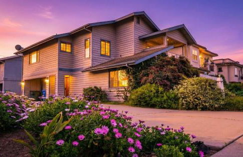 Spacious 3BR Home with Hot Tub & Private Yard - Foto 1