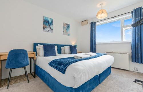 OPK STAYS - Stylish 2 bed Coventry train Station Apt, City Centre, Sleeps 4, FREE Parking, Free Netflix - Foto 2