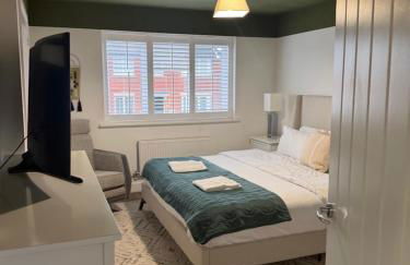 Luxury Contractor 4 Bed Home Sleeps 8 Cardiff Airport Parking - Foto 5