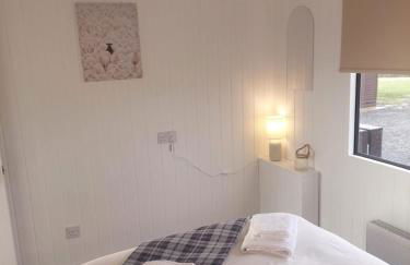 Amazing Sunsets and Sea Views - Lodge Cabin Farm Stay - Caol Ila - Lodge 8 - Photo 3