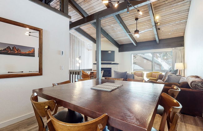 Mid Century Modern Cabin - Walk to Village! - Foto 6