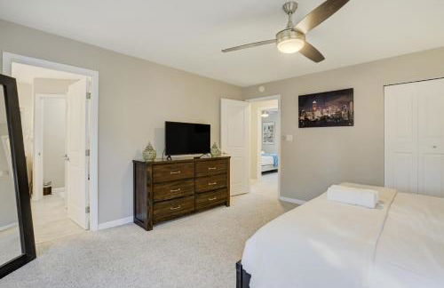 Spacious Rockrimmon Getaway - Sleeps 14 - GameRoom - Foto 25