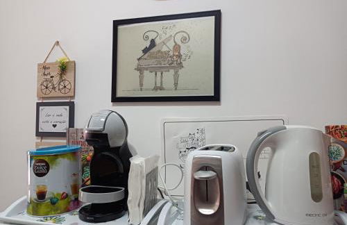 Sunny Little Sister Apartment - 7 min walking from the beach and at 7 min driving from the Airport - Foto 8