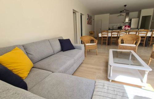 Gîte Le Puy Martineau piscine privée intérieure chauffée terrain arboré à 10 min du Puy du Fo - Foto 8