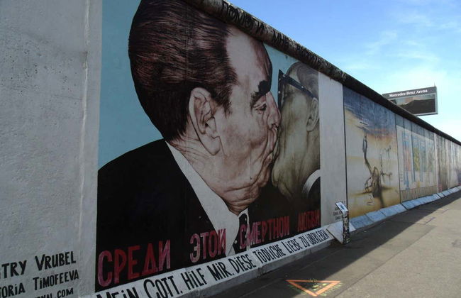 Berlin Big Bus & Boat Trip - Photo 2