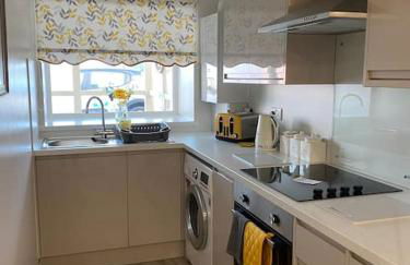 The Lions Den flat at the red lion public house. - Foto 5