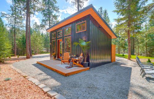 8 Mi to Farragut State Park Wooded Cabin Escape! - Photo 18