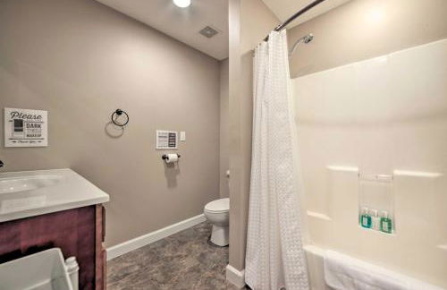 Lakefront Rest-Ashored Home with Private Dock! - Foto 14