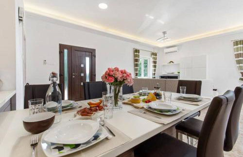 Holiday house with swimming pool - Photo 58