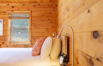 Secluded w/ Deck Views, Hot Tub, & Ping Pong Hudson in the Berks by Avantstay - Foto 59