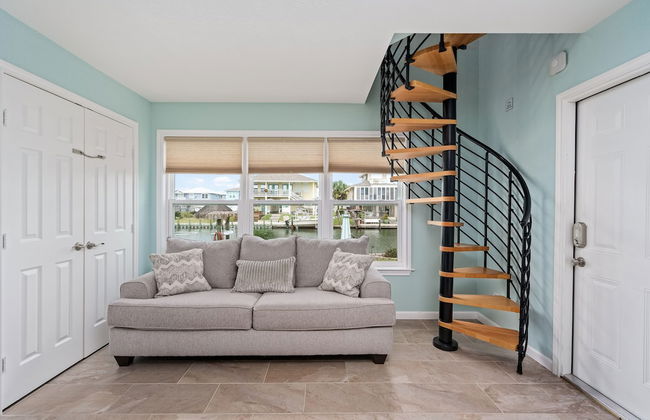 Bearfoot Bungalow by Miss Kitty’s - Photo 27