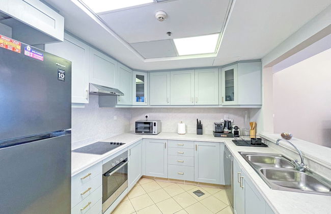 bnbme - Golf Tower - 2 BDR - Photo 16